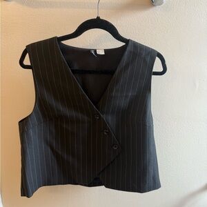 H&M Divided Black Vest